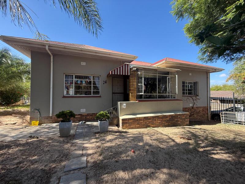 4 Bedroom Property for Sale in Bergzicht Western Cape